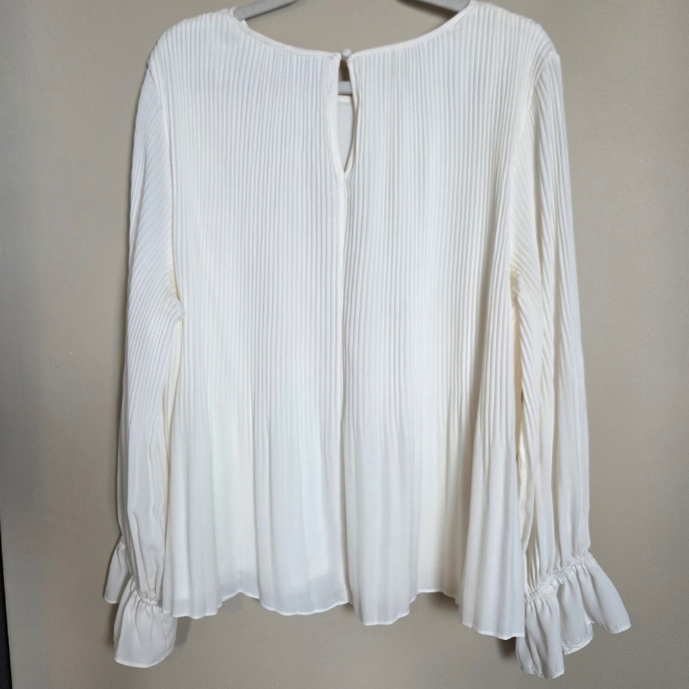 Nine West Blouse Women 1X White Top Pleated Ruffle Cuff Minimalist Feminine Work - Picture 9 of 9